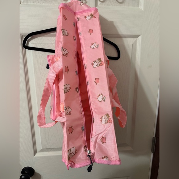 Hello Kitty foldable bag from Japan, includes duffle strap great for travel - Picture 4 of 5